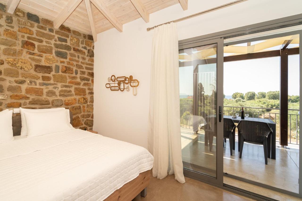 Lithos Suites Finikounta Exterior foto