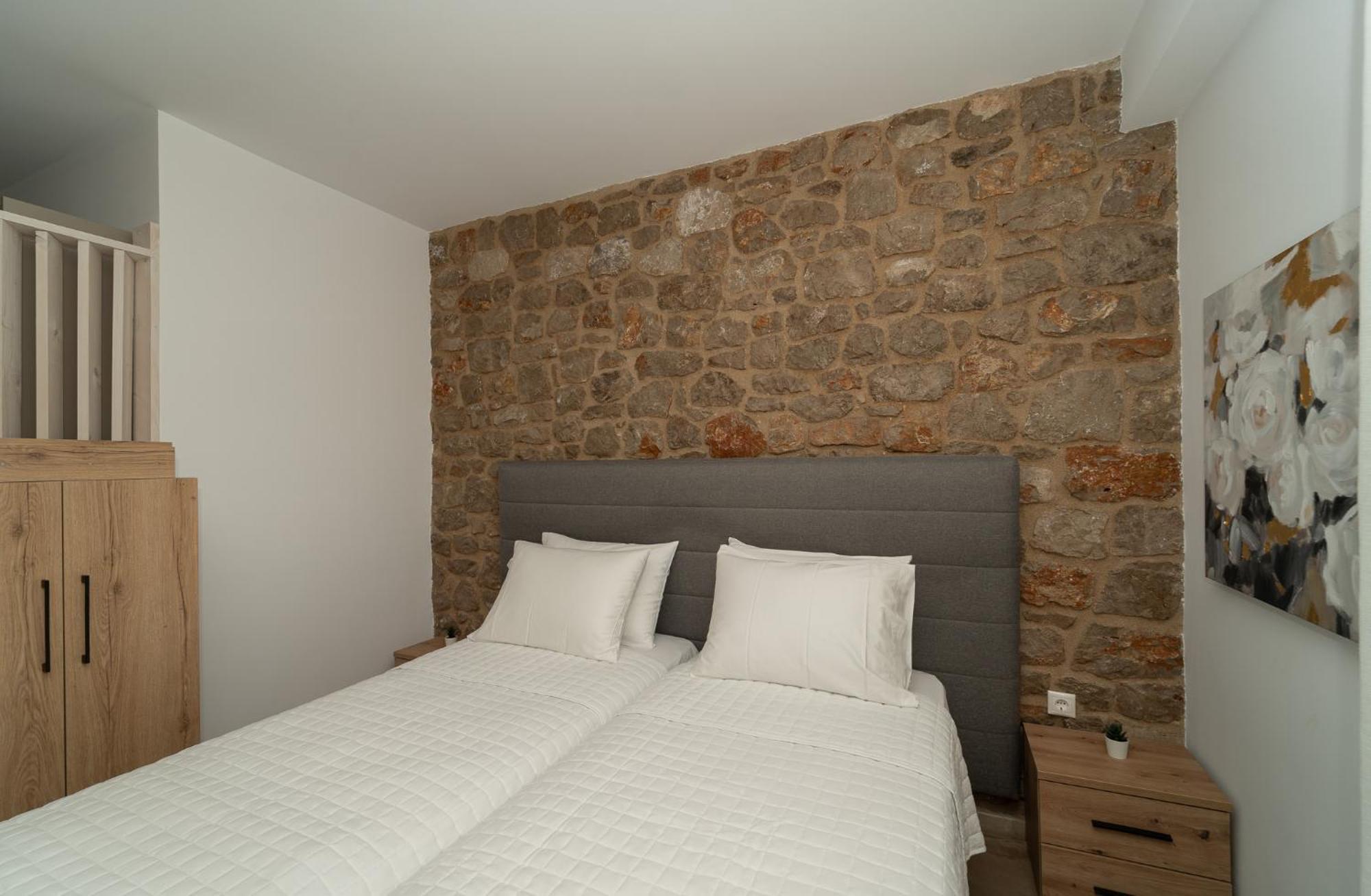 Lithos Suites Finikounta Exterior foto